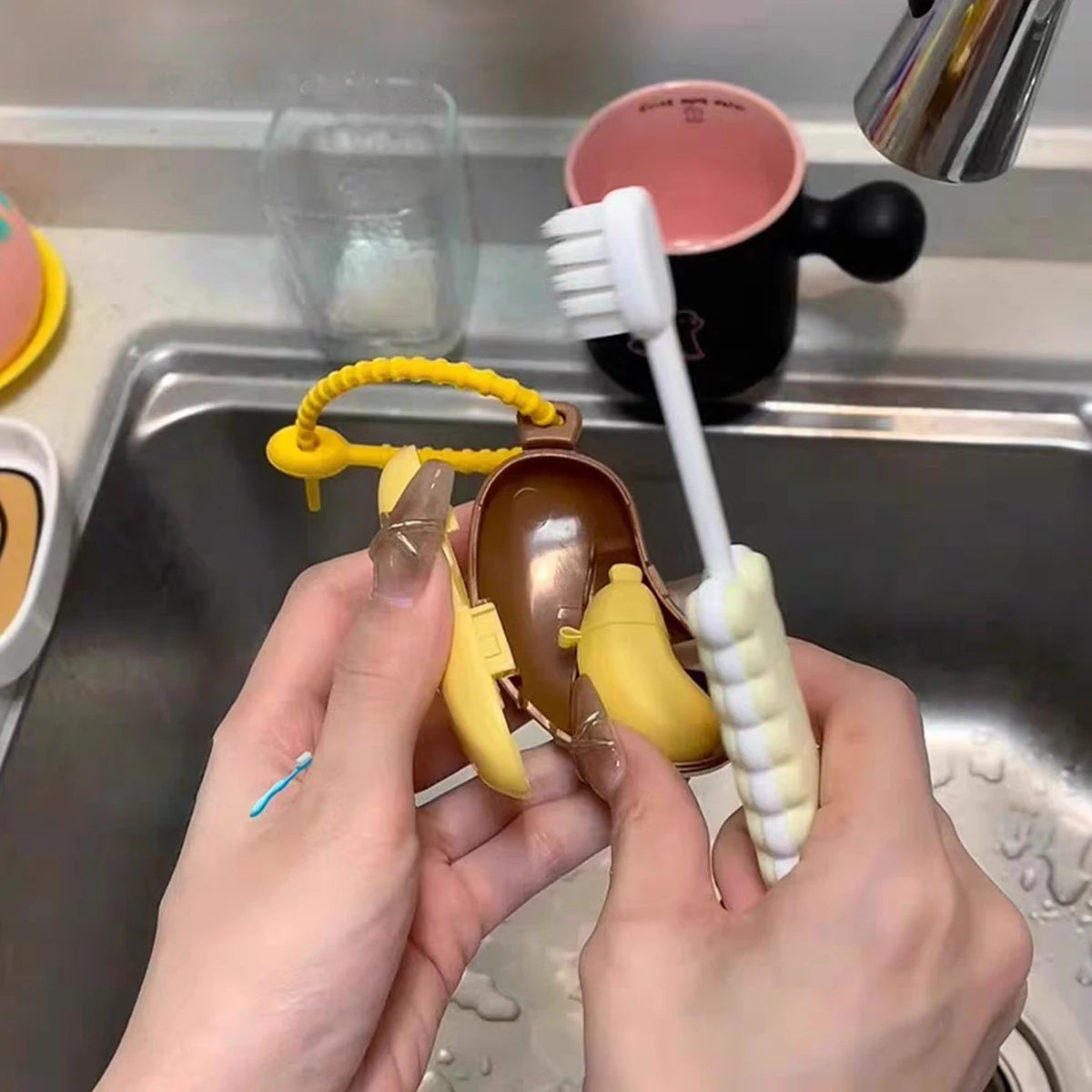 Bananatooth BrushPod™